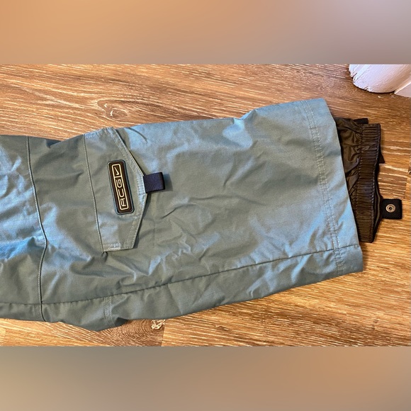 *SOLD* Nike Y2K Vintage ACG Swoosh Ski Pants Cargo
Multipocket (Size Small) EUC - Picture 5 of 11